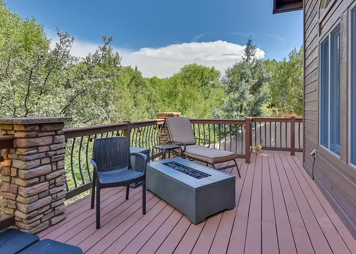 Holiday home Log In W/ Deck, Mtn & Creek Views *