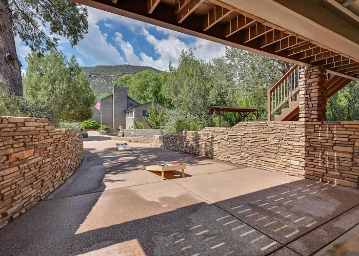 Holiday home Log In W/ Deck, Mtn & Creek Views *