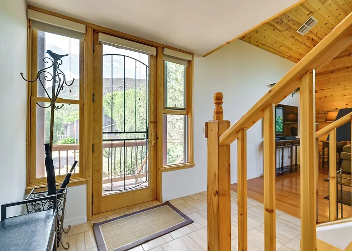 Log In W/ Deck, Mtn & Creek Views